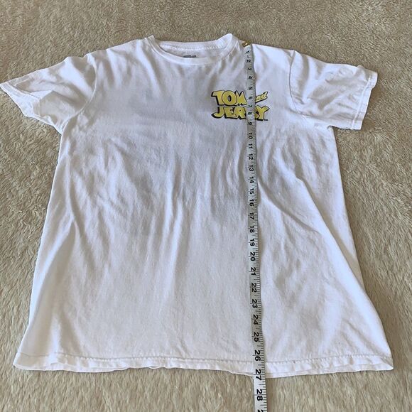 Tom and Jerry white graphic tee. Size Medium - Picture 13 of 16